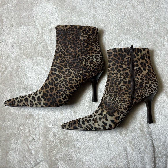 Linea Paolo Size 7.5 Bootie Stiletto Heel Leopard Print Zipper Close Pointed Toe - Picture 2 of 13